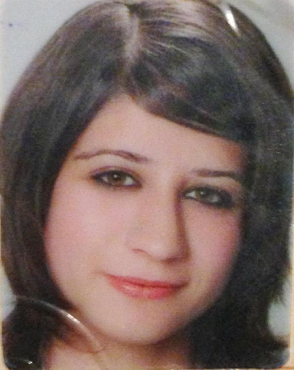 16 Yaşındaki Kız, Elbisesini Yıprattı Diye 23 Yaşındaki Kızı Öldürdü