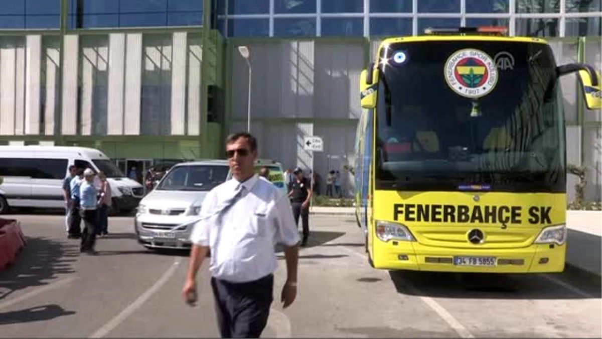 Fenerbahçe, İzmir\'e geldi