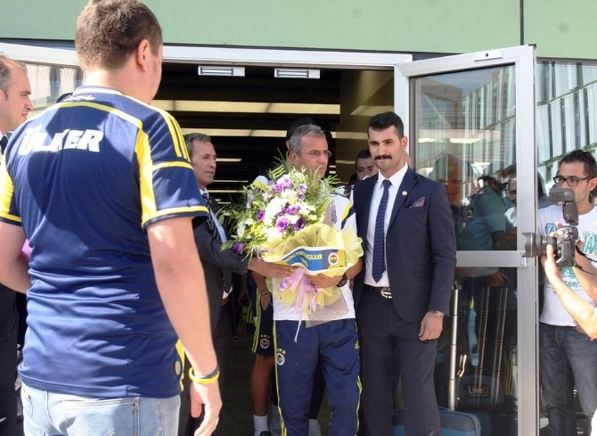 Fenerbahçe Süper Kupa Maçı İçin İzmir\'e Geldi
