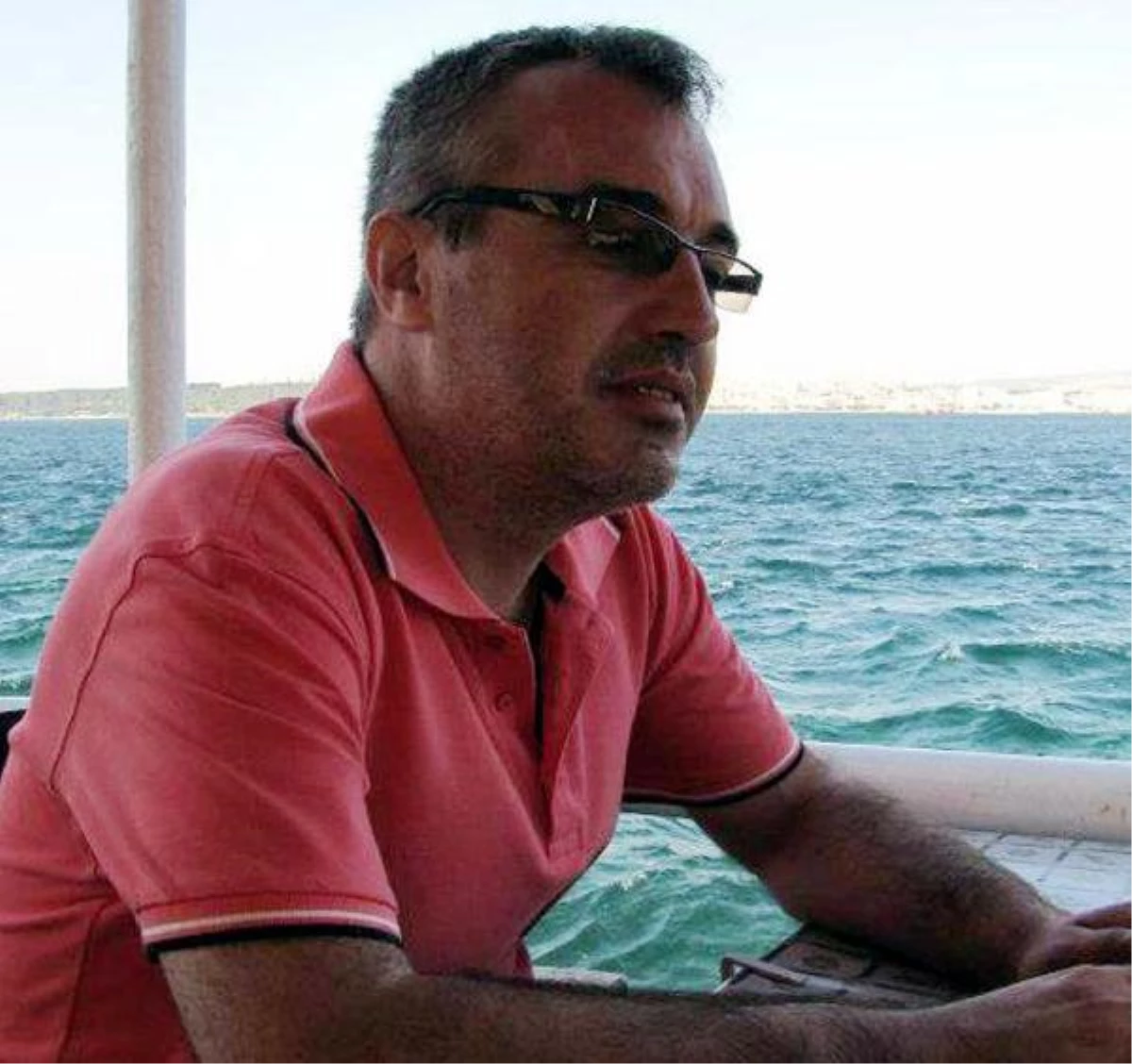 Gazeteciye \'Devlet Büyüklerine Hakaret\'ten Gözaltı