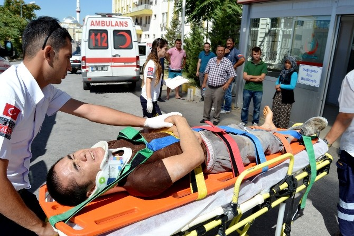 İnşaatın Üçüncü Katından Düşen İşçi Yaralandı