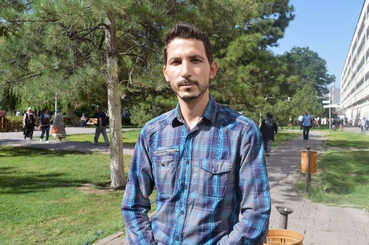 Suriyeli Mülteciler İçin Gönüllü Tercümanlık Yapıyor