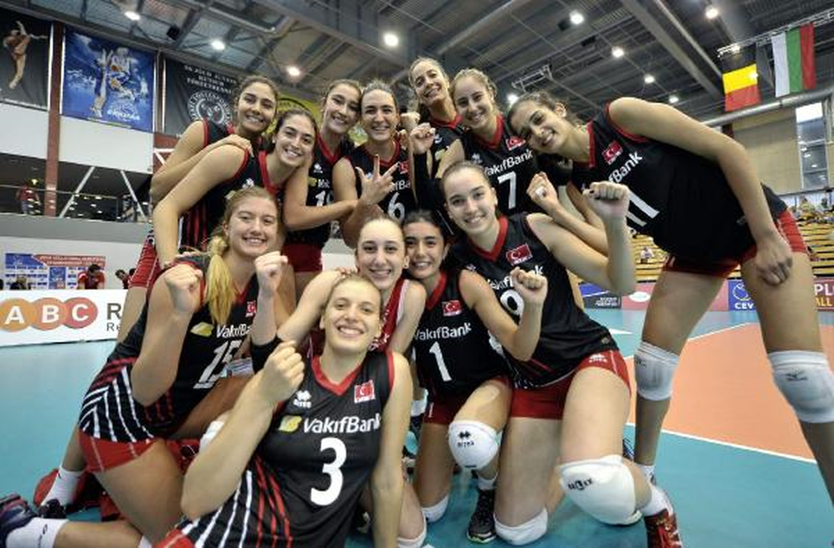 U19 Bayan Milli Voleybol Takımı, Avrupa Şampiyonası\'da Üçüncü Oldu