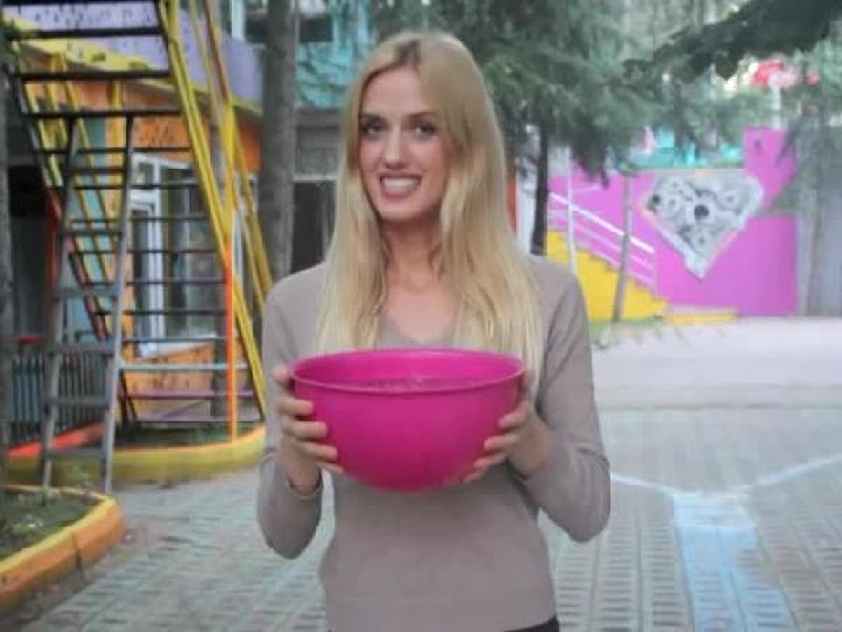 Wılma Elles de Başına Buzlu Su Döktü