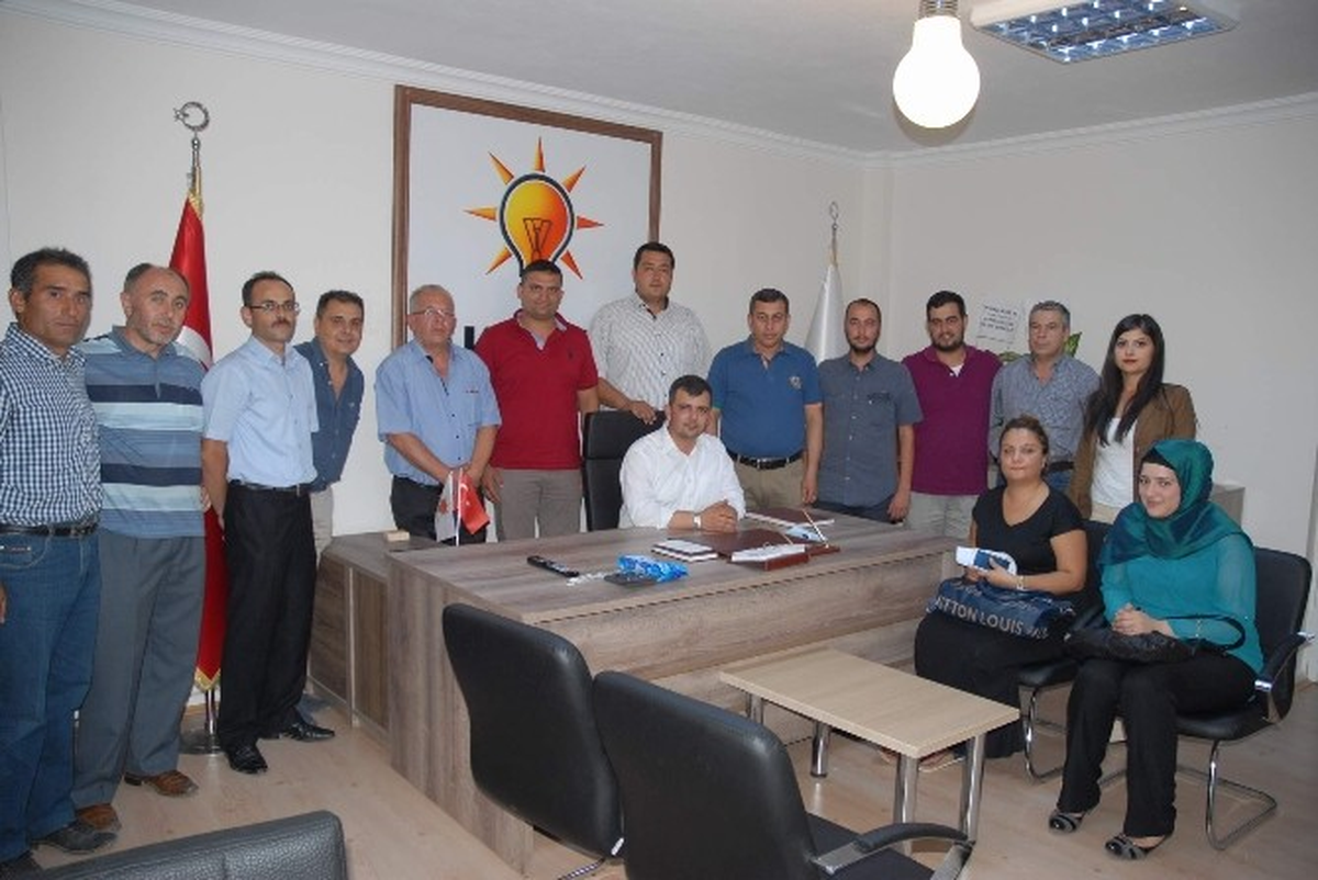 AK Parti Emirdağ İlçe Teşkilatı Yönetimi İlk Toplantısını Yaptı