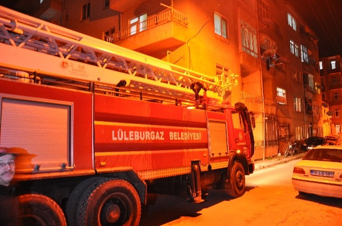 Kırklareli\'nde Depoda Yangın
