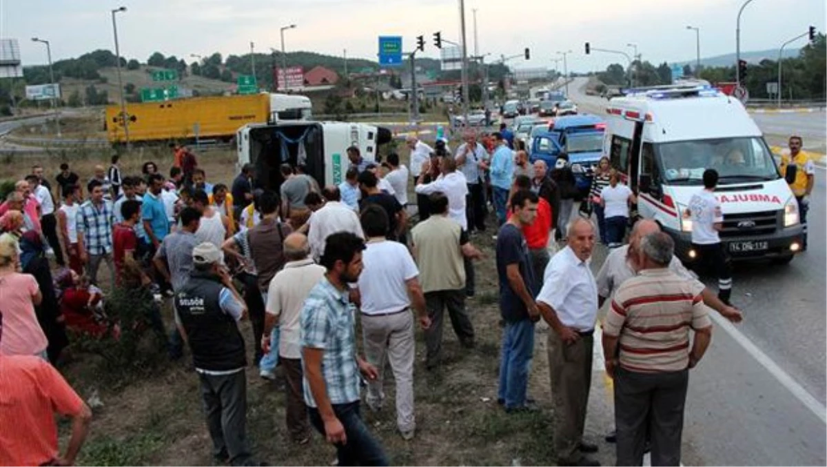 Bolu\'da Trafik Kazası: 19 Yaralı