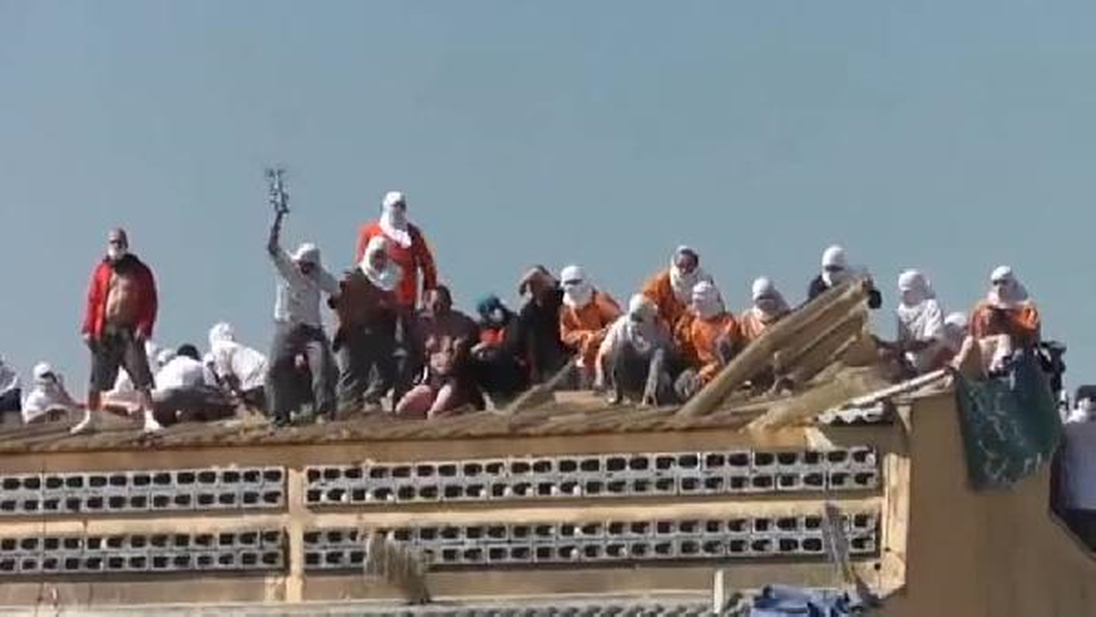 Brezilya\'da Kanlı İsyanda İki Mahkumun Kafası Kesildi