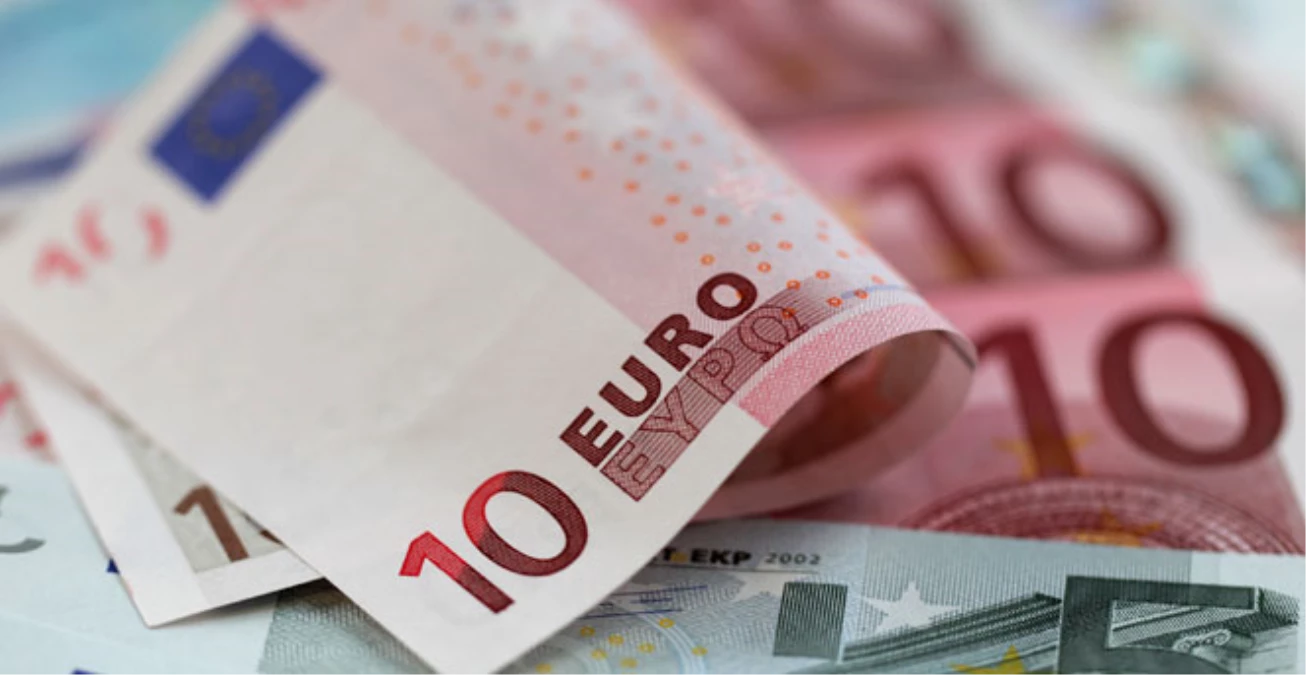 Euro, Yılın En Düşük Seviyesine İndi