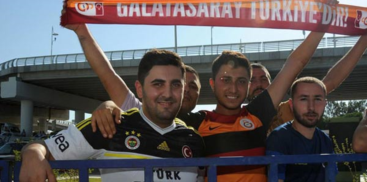 Fenerbahçe ve Galatasaray Taraftarı Manisa\'ya Akın Ediyor