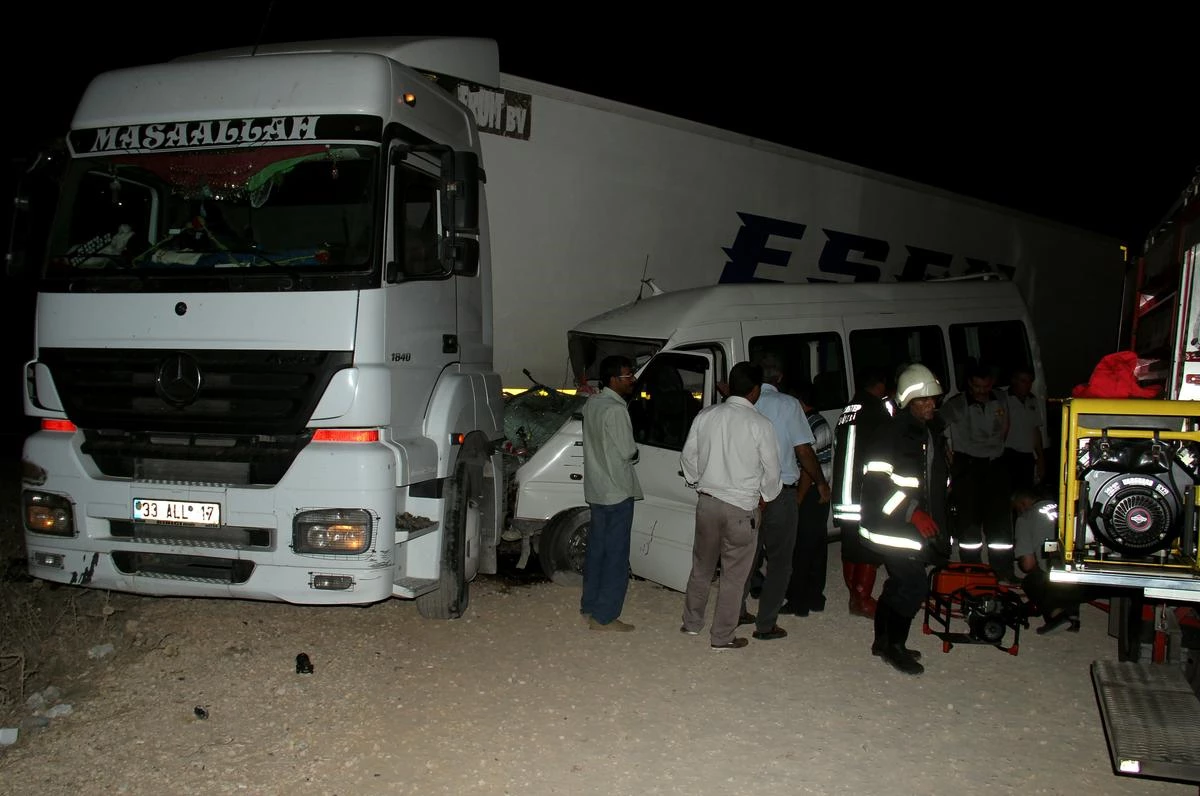Gaziantep\'te Trafik Kazası: 13 Yaralı