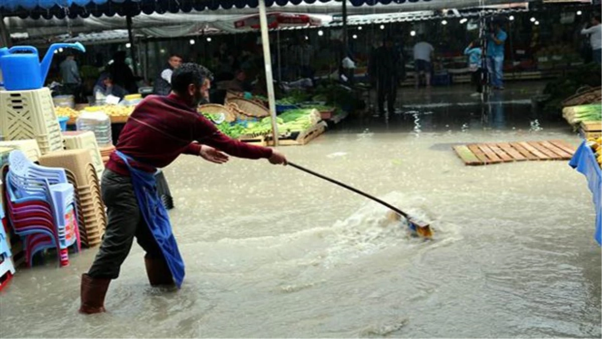 Kırklareli\'nde Sağanak, Dolu ve Şiddetli Rüzgar