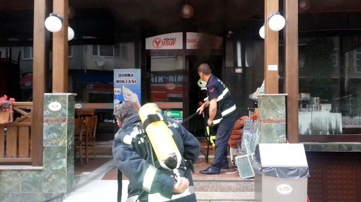 Bursa\'nın Ünlü Köftecisinde Yangın Çıktı