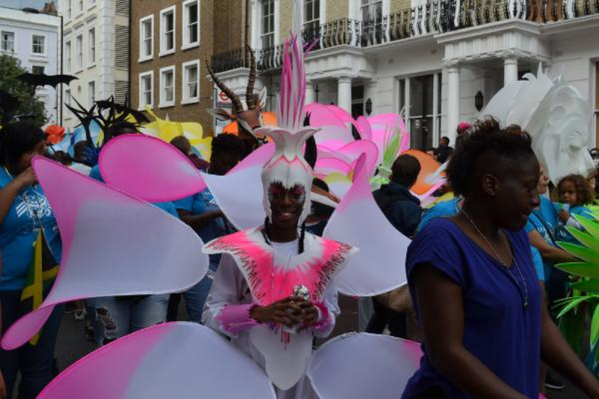 Londra Sokaklarında Karnaval Coşkusu