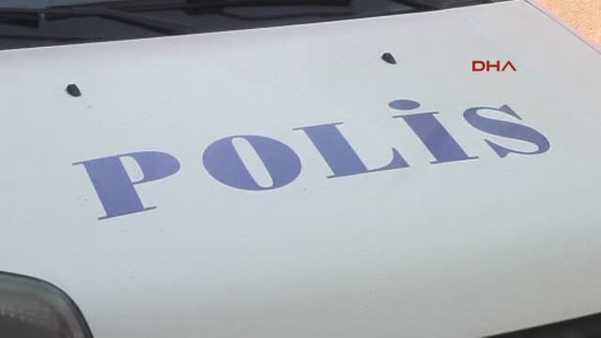 Madde Bağımlısı Yakalanacağını Anlayınca Çatıya Çıktı