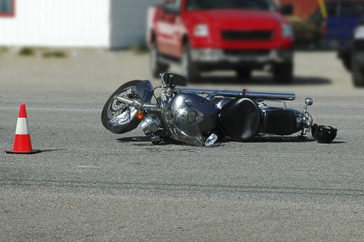 Beyşehir\'de Otomobille Motosiklet Çarpıştı: 2 Yaralı
