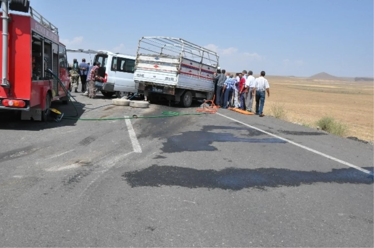 Patnos\'ta Trafik Kazası: Dört Yaralı