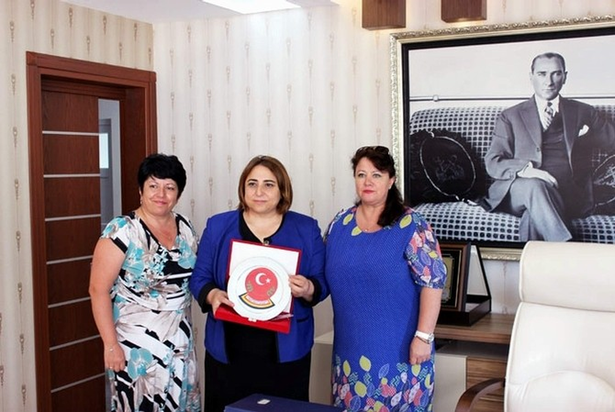 Romanya Heyetinden Töre\'ye Anlamlı Ziyaret