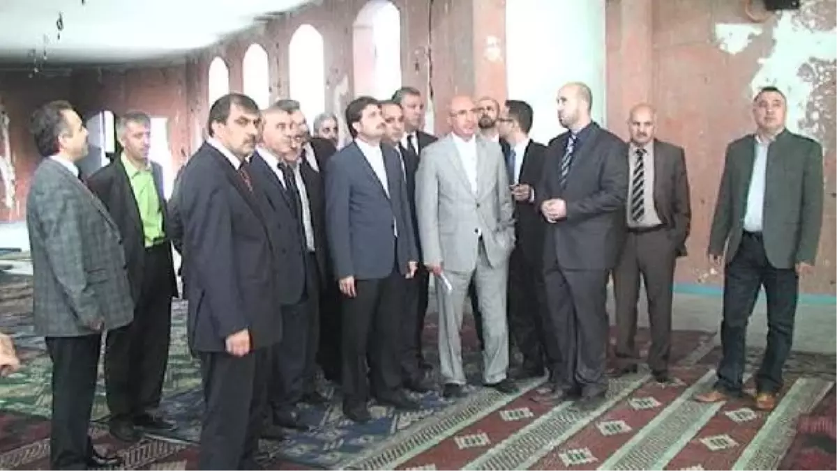 TBMM İnsan Hakları İnceleme Komisyonu Üyeleri Berlin\'deki Mevlana Camisi\'ni Ziyaret Etti