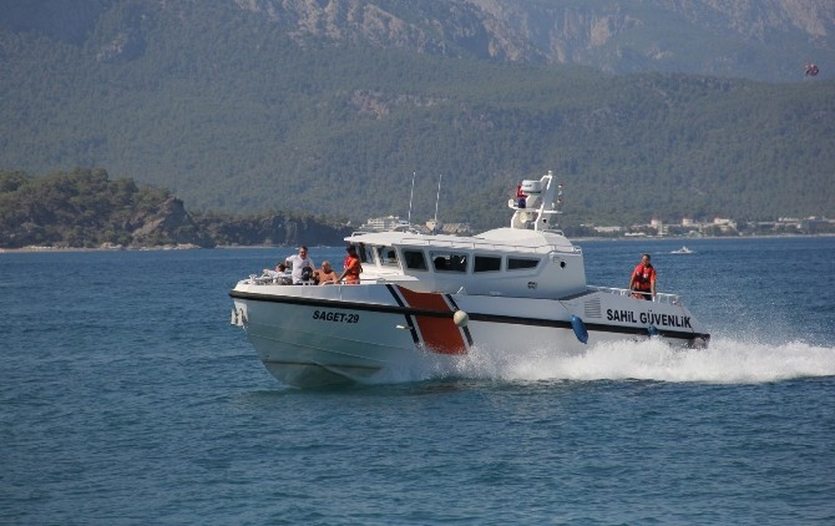 Turist Denizde Bayıldı