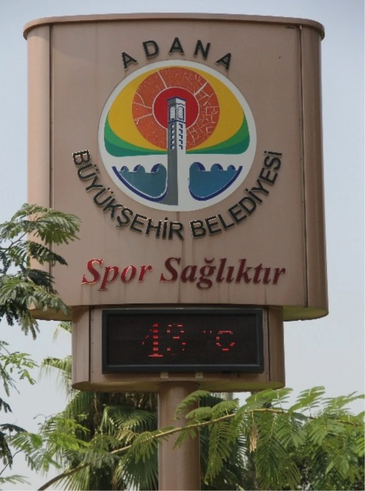 Adana\'da Hissedilen Sıcaklık 52 Derece