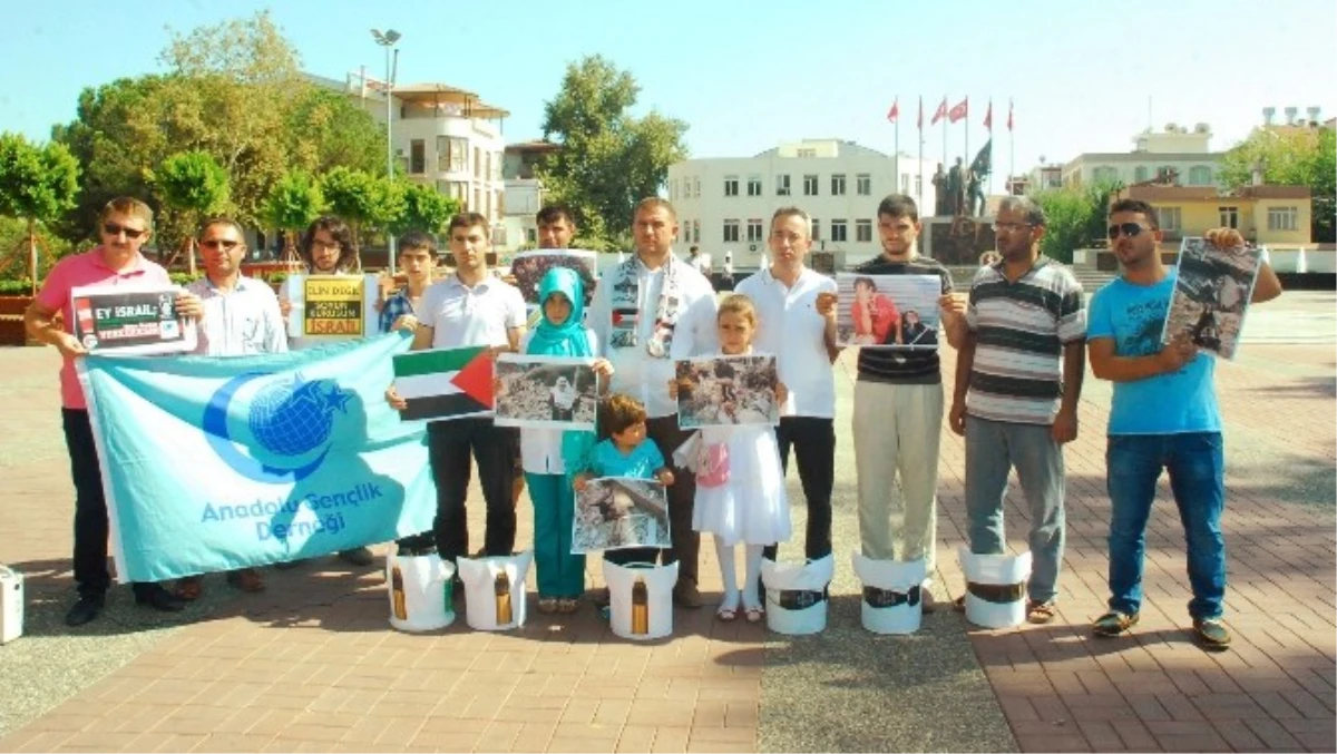 Anadolu Gençlik\'ten "Kumlu" Gazze Protestosu