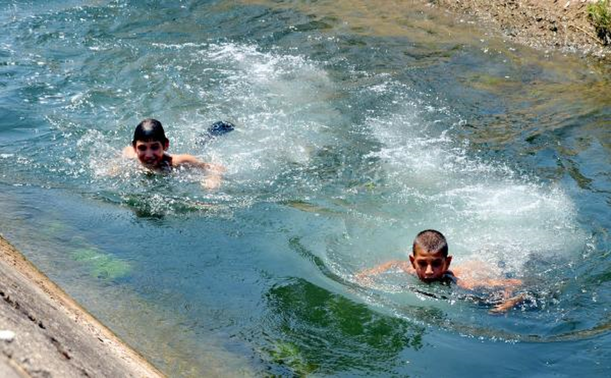 Antalya\'da Nem ve Sıcaklık Bunalttı