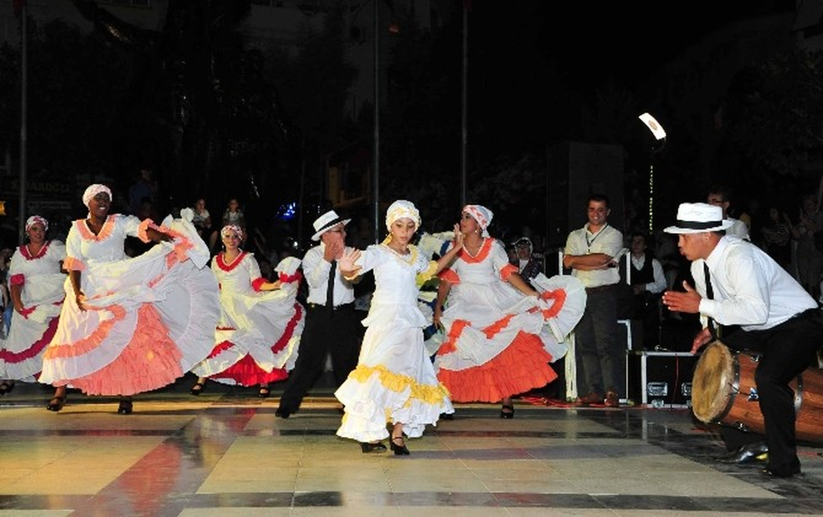 Balçova\'da Dans Festivali Başladı