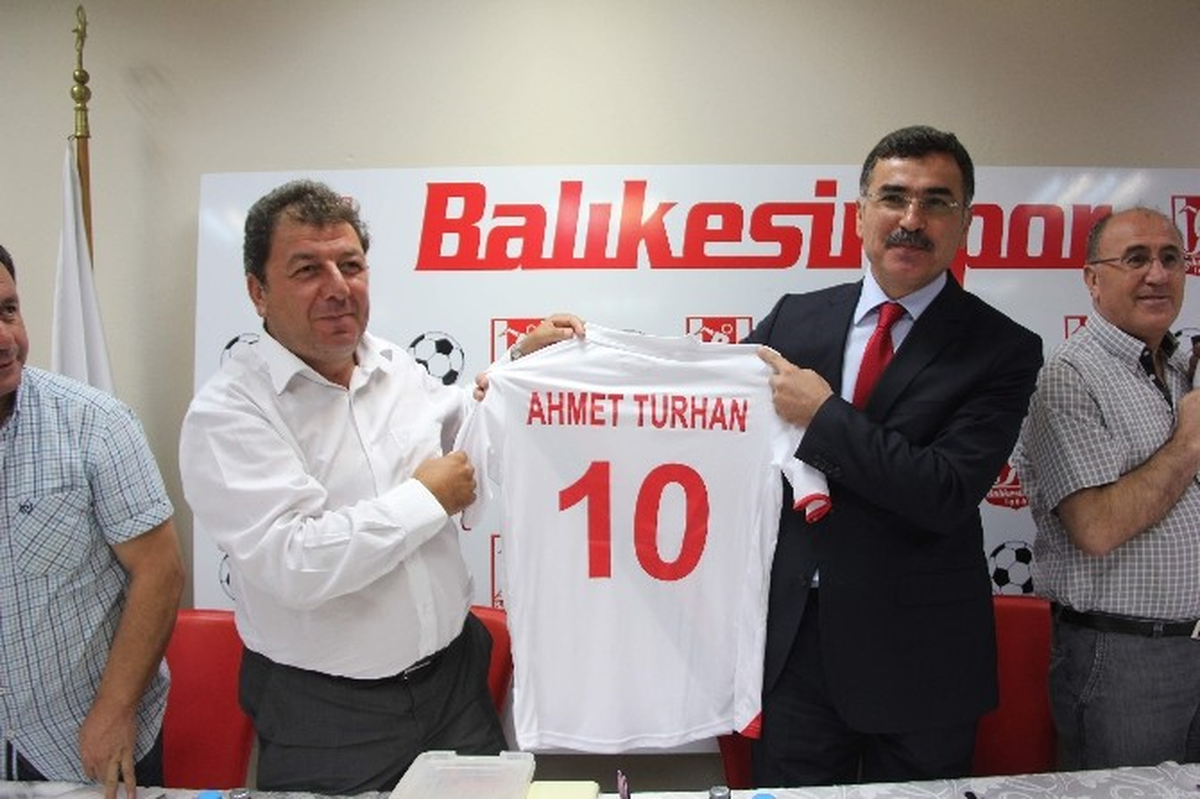 Balıkesirspor\'a Vali Morali