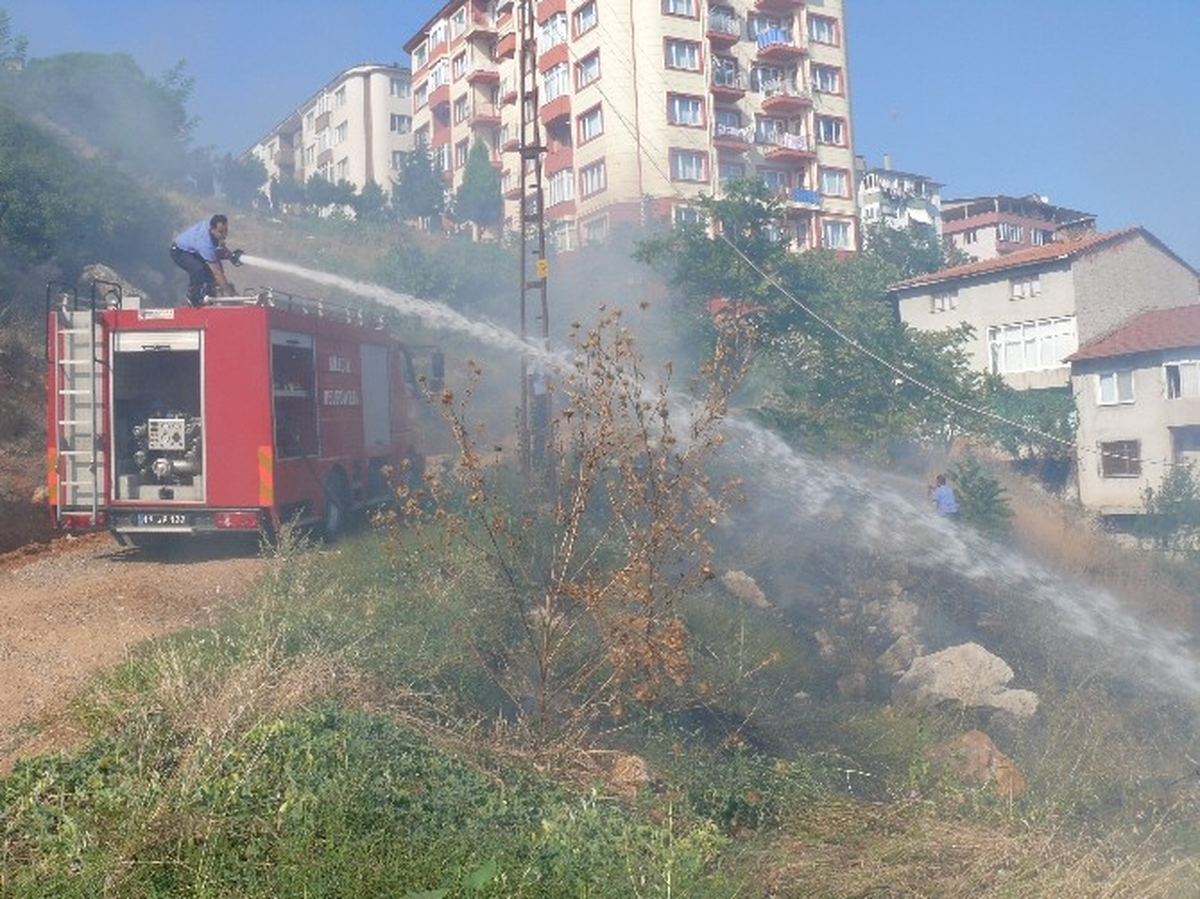 Bilecik\'te Ot Yangını Korkuttu