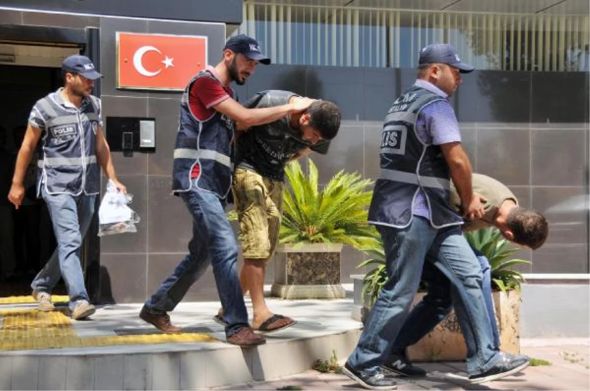 Antalya\'da Bonzai Tacirleri Yakalandı