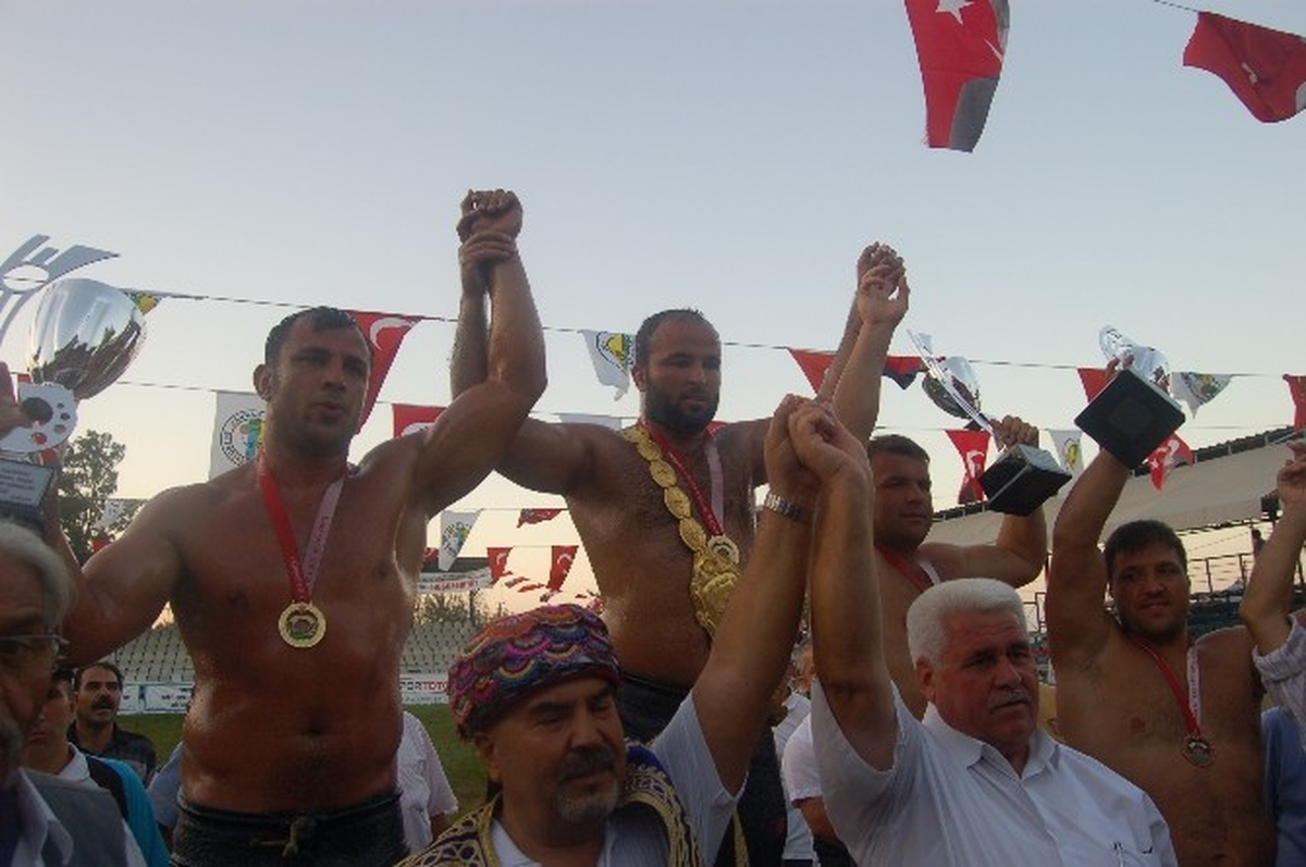 Çardak Yağlı Güreşlerinde Baş Pehlivan Belli Oldu