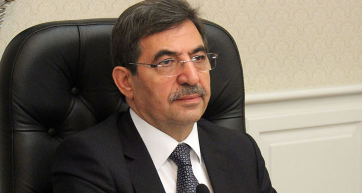Çevre ve Şehircilik Bakanı Güllüce\'den, Türk Kızılayına Ziyaret