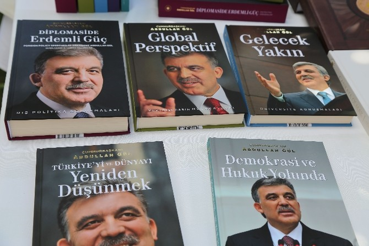 Cumhurbaşkanı Gül\'ün 7 Yılına 17 Kitap