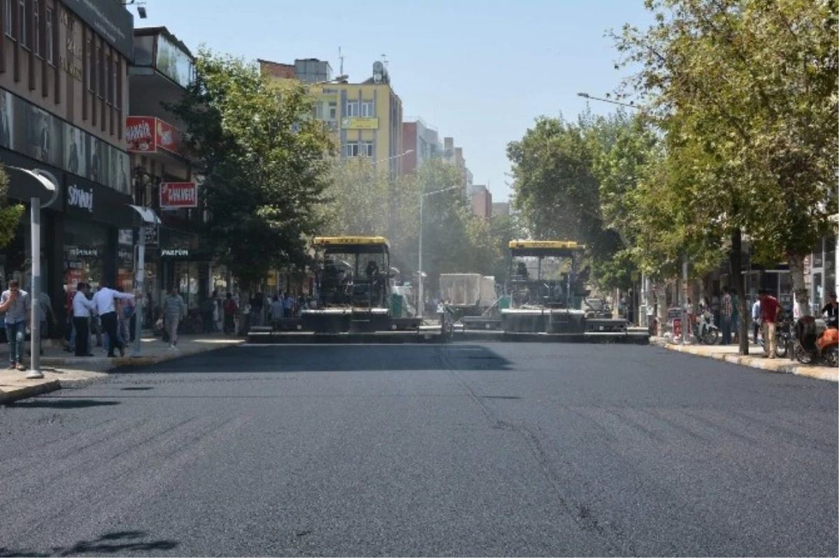 Gölbaşı Caddesi Yenileniyor