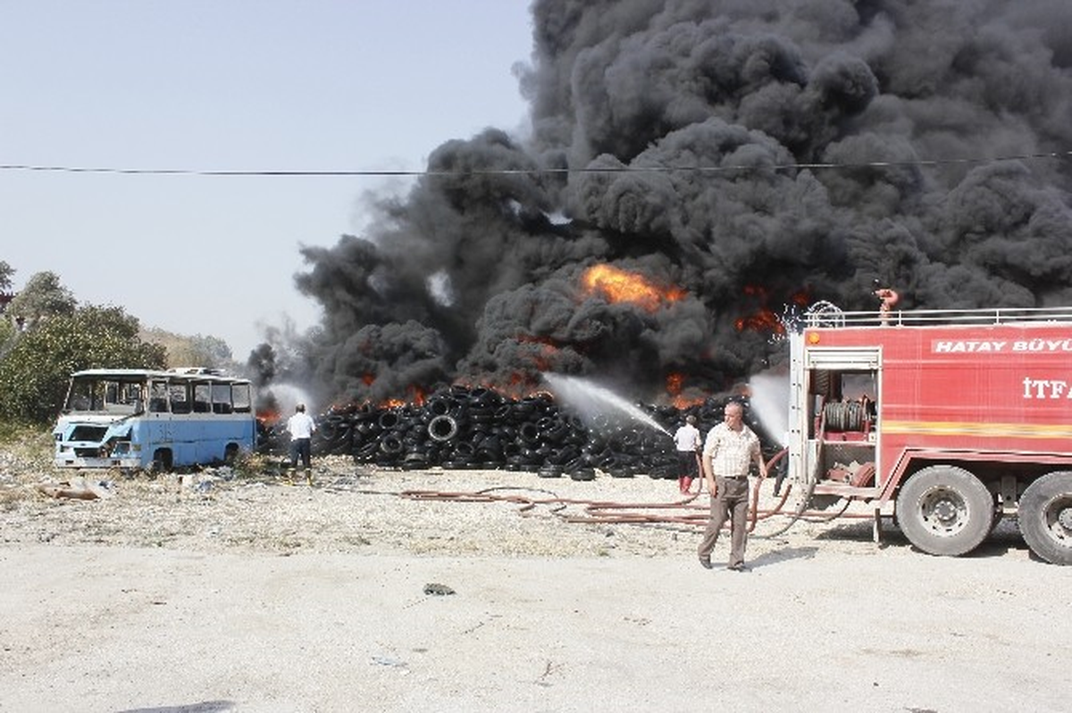 Hatay\'da Lastik Yangını