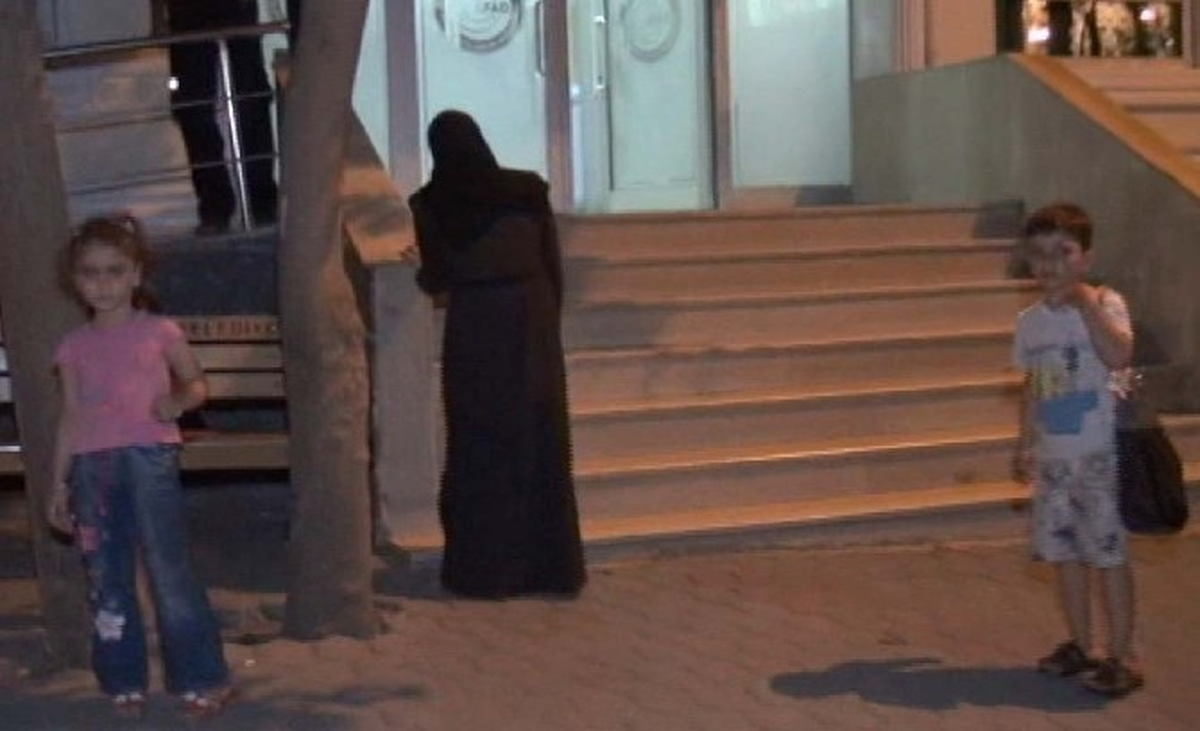 Koca Şiddetinden Kaçan Suriyeli Kadın Polise Sığındı