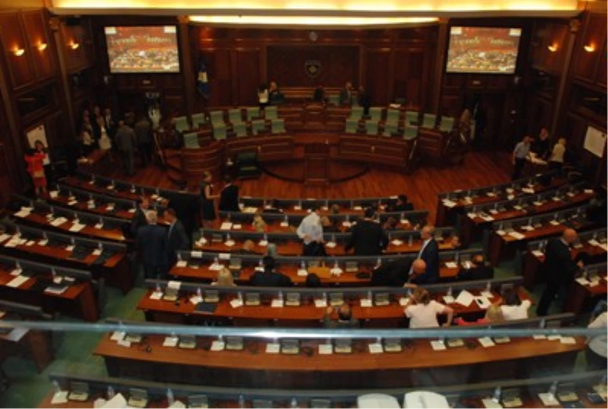 Kosova\'da, "Meclis Başkanlığı Seçimi Anayasaya Aykırıdır" Kararı