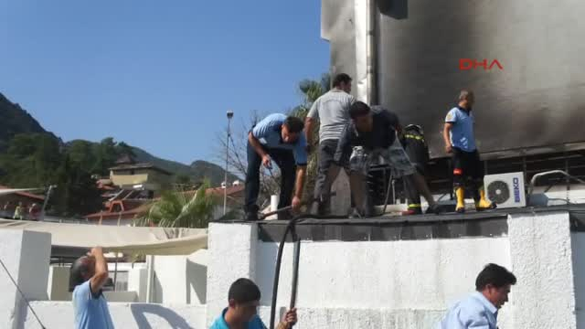 Marmaris\'te, Otel Bahçesinde Yangın Çıktı