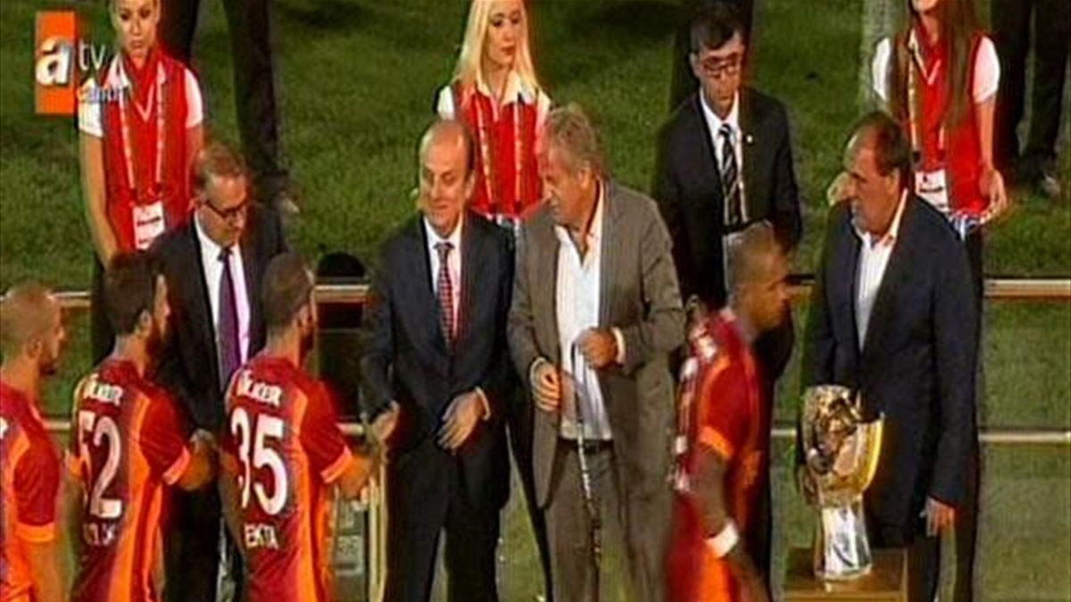 Melo ve Demirören Yine El Sıkışmadı