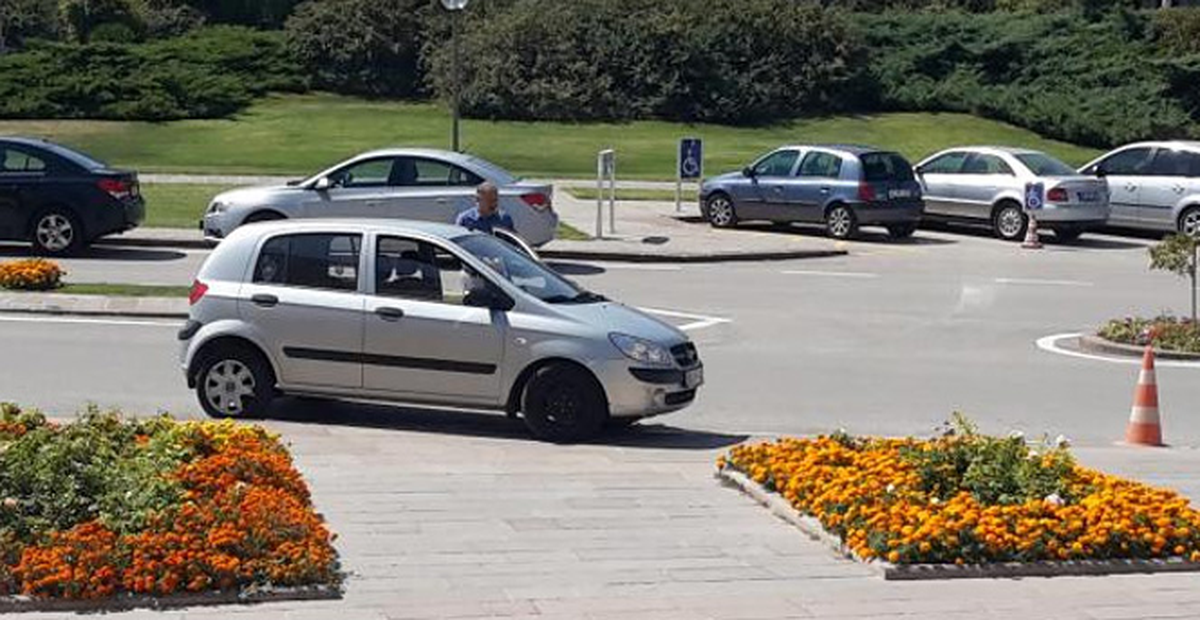 Milletvekilinin Mütevazı Otomobili Şaşırttı