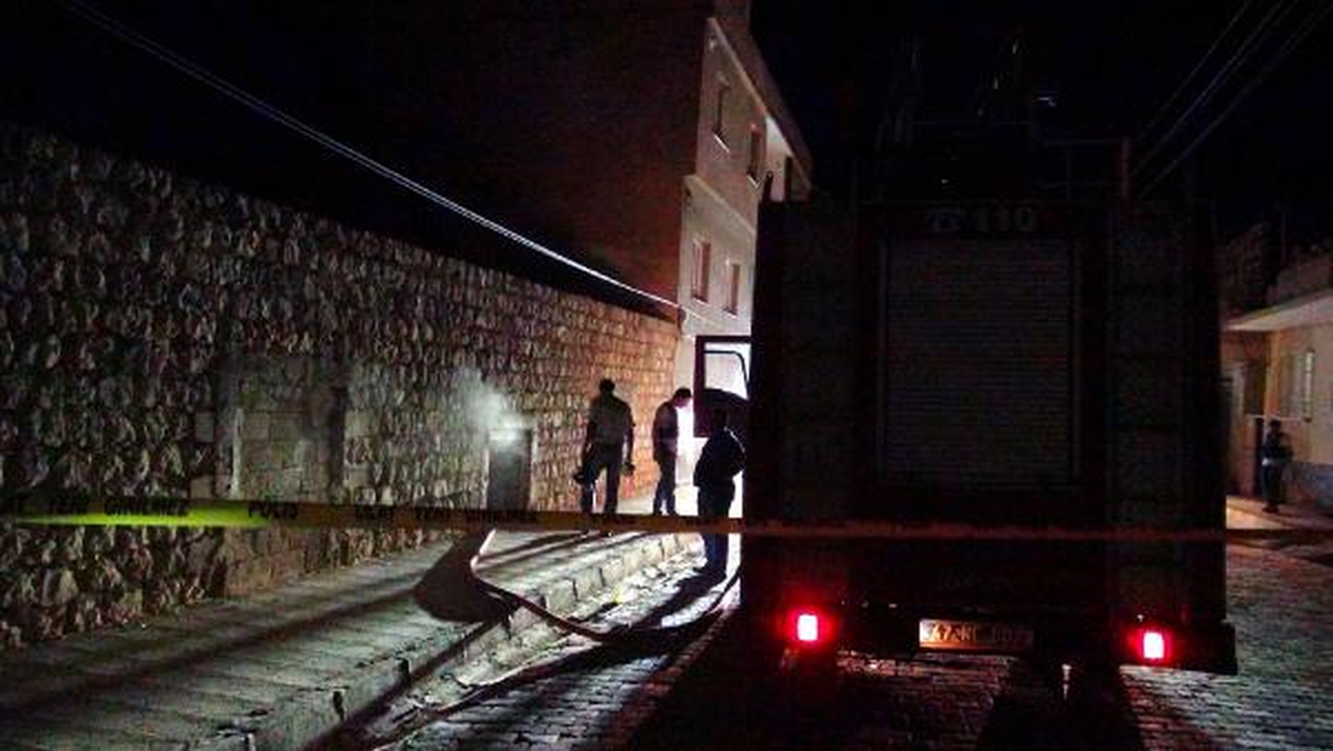 Nusaybin\'de Bir Eve Molotoflu Havai Fişekli Saldırı