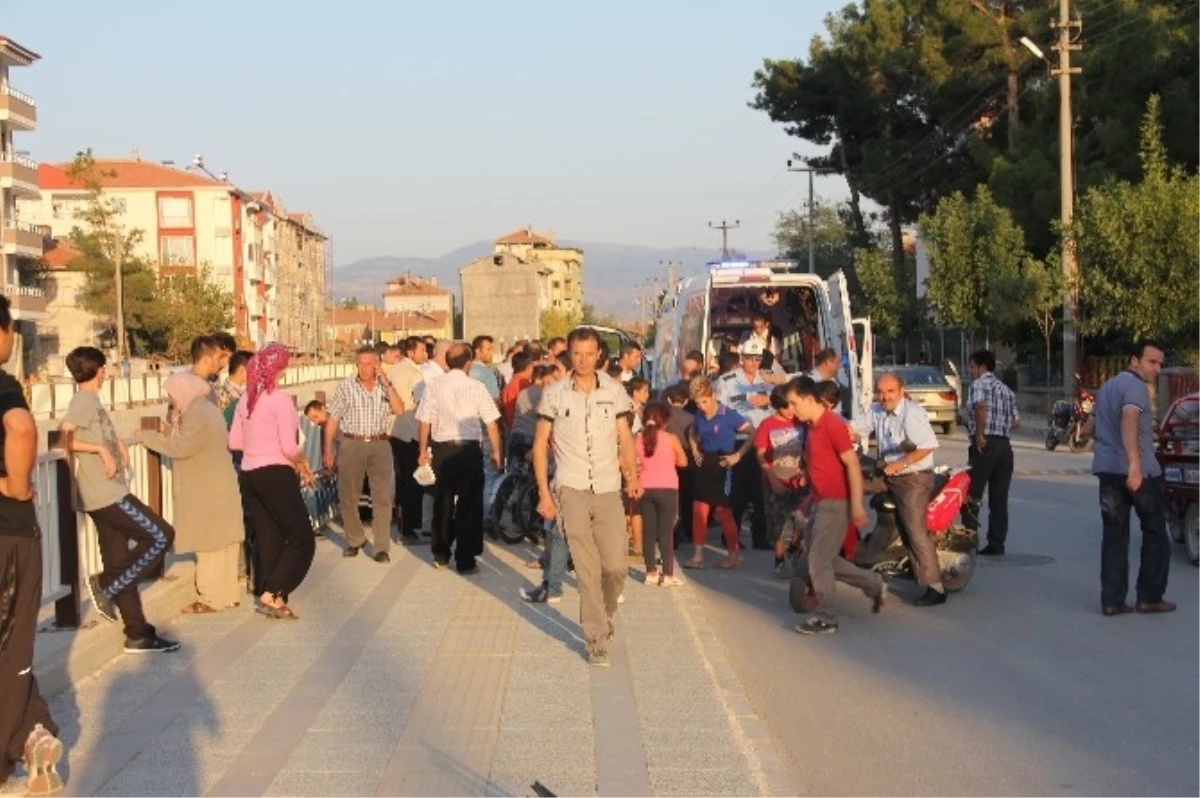 Su Kanalına Düşen Genç Kız Vatandaşlar Kurtardı