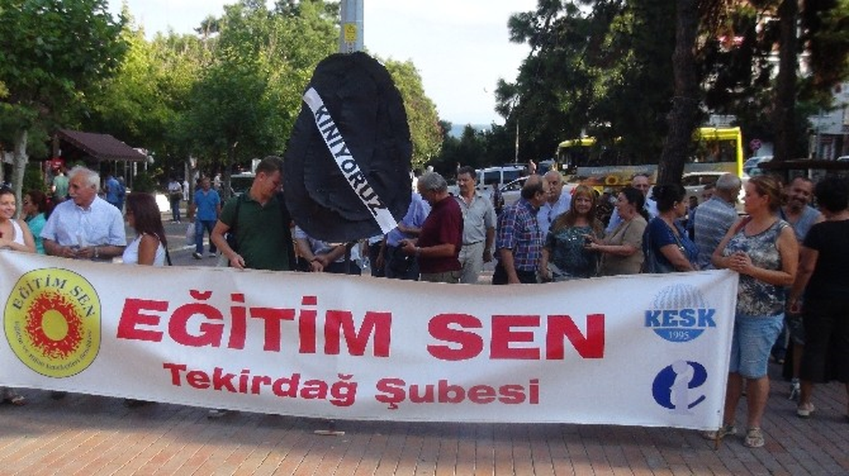 Tekirdağ\'da Okul Müdürlerinin Puanlandırma Süreci Protesto Edildi