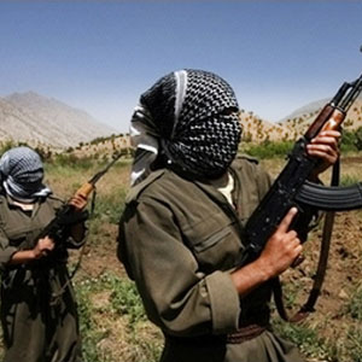 Teröristler 2 Kardeşi Serbest Bıraktı