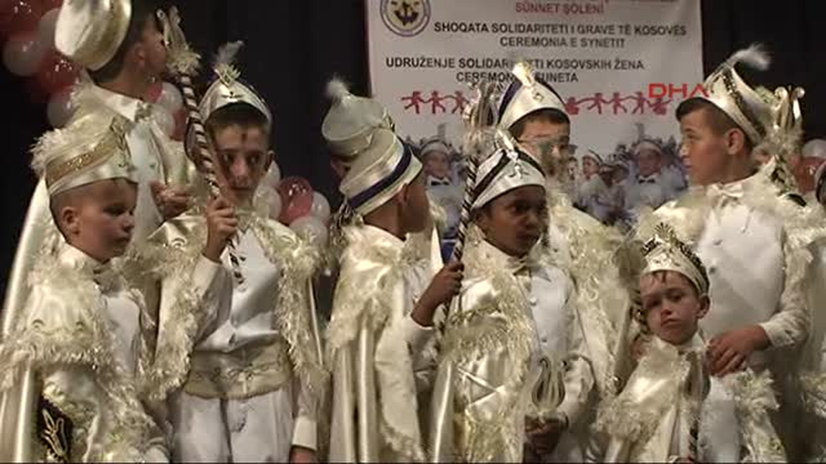 Türk Askeri Kosova\'da Toplu Sünnet Töreni Düzenledi