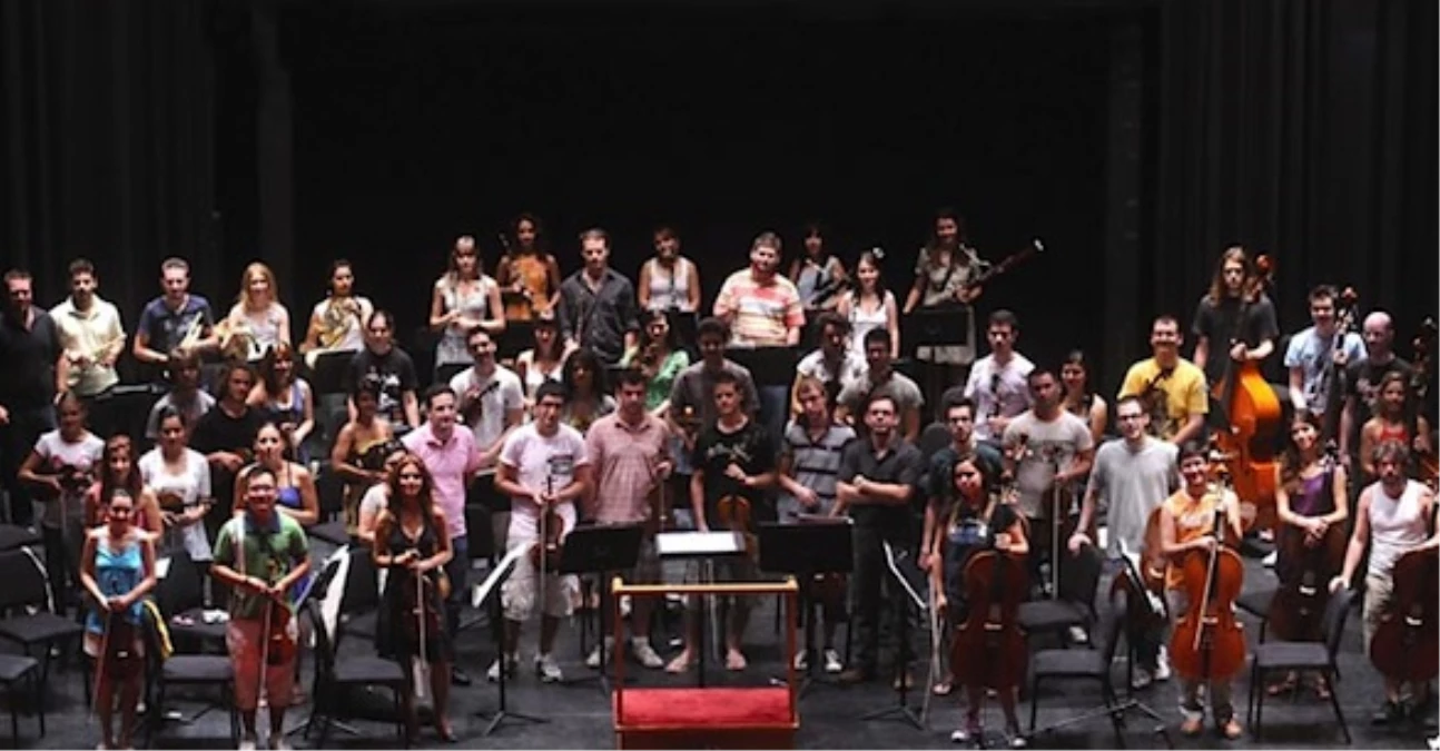 Türk ve Yunan Gençlerinden "Mozart\'la Bir Gece" Konseri