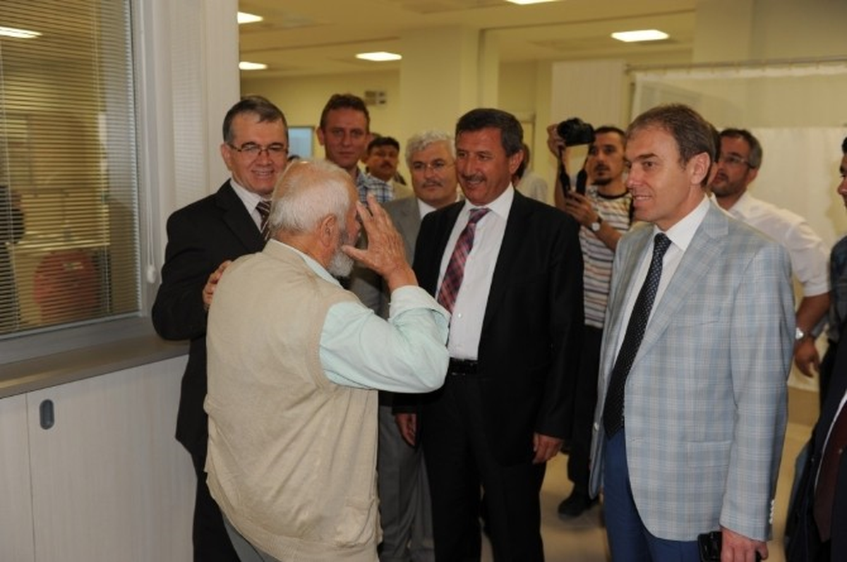 Vali, Yeni Hizmet Binasını İnceledi