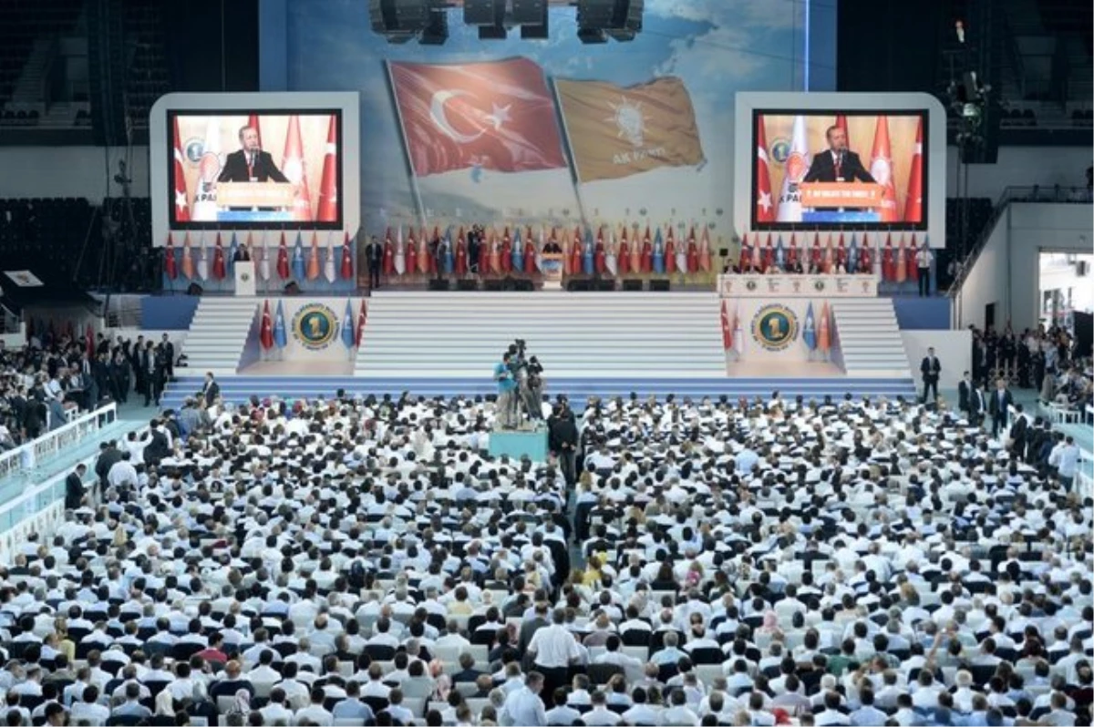 Ahmet Davutoğlu, AK Parti Genel Başkanlığına Seçildi