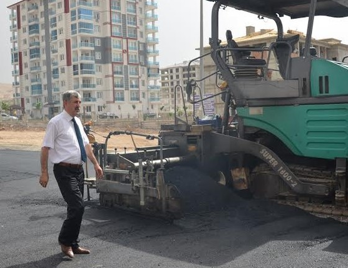 Akçapınar Mahallesi Yolunda Asfalt Bakım ve Onarım Çalışması Yapılıyor